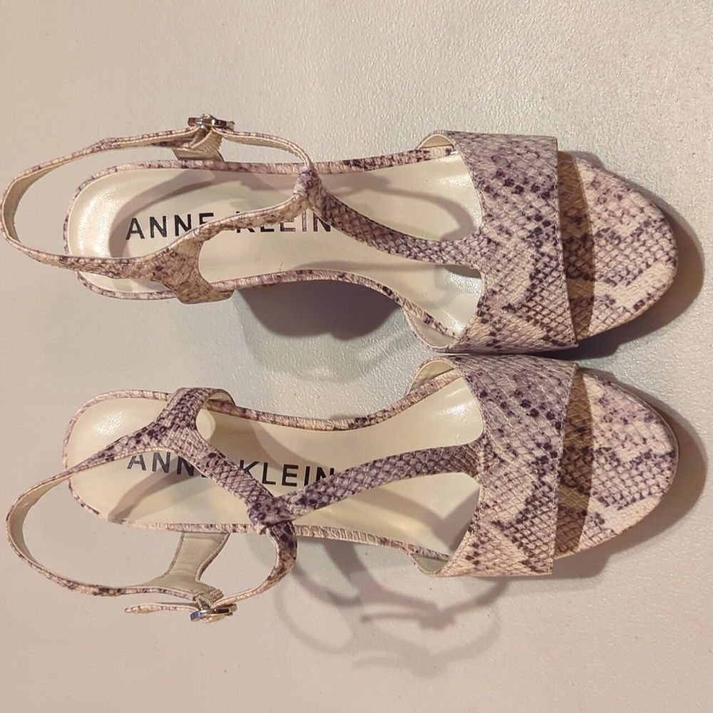 Anne Klein, Snake Pattern Open Toe,T Strap, Block Heels 7.5 - Picture 2 of 10